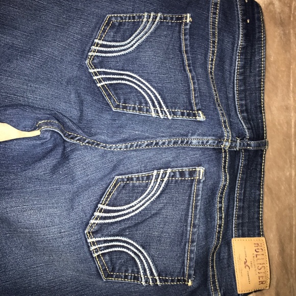 Hollister darkwash skinny jeans! - Picture 2 of 3